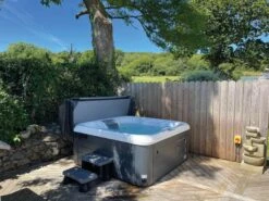 Vacation Lounge - 6 Person Hot Tub With 1 Lounger -Hot Tubs Sales Shop 293698498 1942367272618031 4935198504685172103 n