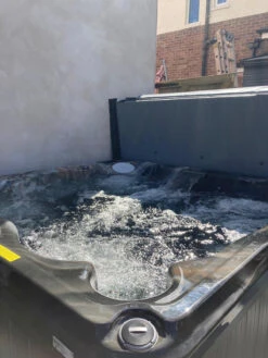 Jacuzzi® J235™ / J235IP™ - 6 Person Hot Tub With 1 Lounger -Hot Tubs Sales Shop J235IP4