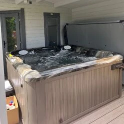 Jacuzzi® J235™ / J235IP™ - 6 Person Hot Tub With 1 Lounger -Hot Tubs Sales Shop J235MIDNIGHTDRIDTWOOD CustomerRowland2Square