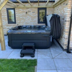 Jacuzzi® J375IP™ - 6 Person Hot Tub With 1 Lounger -Hot Tubs Sales Shop J375IPAmyArcherInstallJacuzzi4square