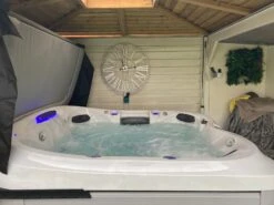 Jacuzzi® J435IP™ - 6 Person Hot Tub With 1 Lounger -Hot Tubs Sales Shop J435platinum5