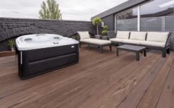 Jacuzzi® J435IP™ - 6 Person Hot Tub With 1 Lounger -Hot Tubs Sales Shop JHT J435 Lifestyle 2000x1237 fe62bf6c 1c84 4061 9a3c 58bdcd8565e1