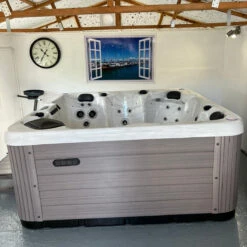 Jacuzzi® J235™ / J235IP™ - 6 Person Hot Tub With 1 Lounger -Hot Tubs Sales Shop Jacuzzi2353square