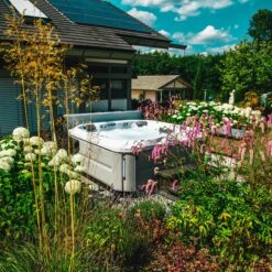 Jacuzzi® J335IP™ - 6 Person Hot Tub With 1 Lounger -Hot Tubs Sales Shop Jacuzzi J335IP 5 6PersonHotTub square 5