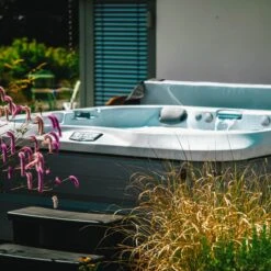 Jacuzzi® J335IP™ - 6 Person Hot Tub With 1 Lounger -Hot Tubs Sales Shop Jacuzzi J335IP 5 6PersonHotTub square 7