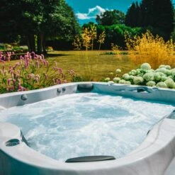 Jacuzzi® J335IP™ - 6 Person Hot Tub With 1 Lounger -Hot Tubs Sales Shop Jacuzzi J335IP 5 6PersonHotTub square 9