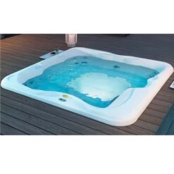 Jacuzzi® Lodge™ L - 5-6 Person Hot Tub With 1 Lounger -Hot Tubs Sales Shop Lodge L Liftestyle inbuilt