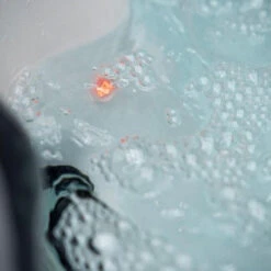 Outdoor Companion - 5 Person Hot Tub With 2 Loungers -Hot Tubs Sales Shop OutdoorCompanion 3