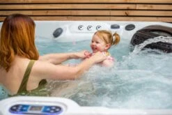 Outdoor Companion - 5 Person Hot Tub With 2 Loungers -Hot Tubs Sales Shop OutdoorCompanion 328