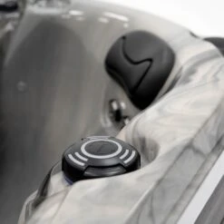 Outdoor Refresh - 6 Person Hot Tub With 1 Lounger 28 Outdoor Refresh - 6 Person Hot Tub With 1 Lounger -Hot Tubs Sales Shop OutdoorRefreshSquare 16