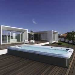 Jacuzzi® PowerPro™ J-16™ - 16ft Swim Spa -Hot Tubs Sales Shop PowerProJ 16Lifestyle1