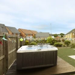 Jacuzzi® J225™ - 4 Person Hot Tub -Hot Tubs Sales Shop UK J225 square