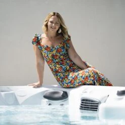 Jacuzzi® J335IP™ - 6 Person Hot Tub With 1 Lounger -Hot Tubs Sales Shop ZG206037