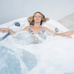 Jacuzzi® J335IP™ - 6 Person Hot Tub With 1 Lounger -Hot Tubs Sales Shop ZG307104