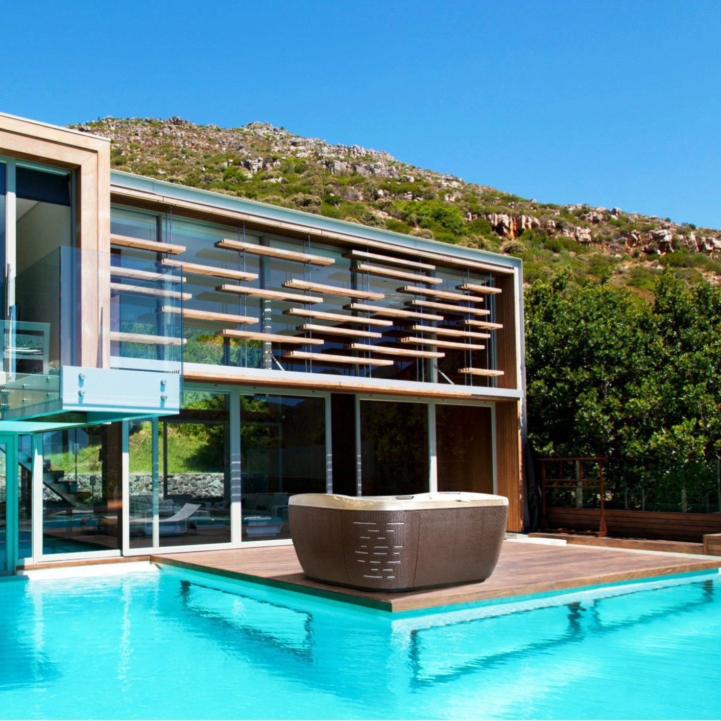 Jacuzzi® J575IP™ - 5-6 Person Hot Tub With 1 Lounger 9 Jacuzzi® J575IP™ - 5-6 Person Hot Tub With 1 Lounger - Image 9